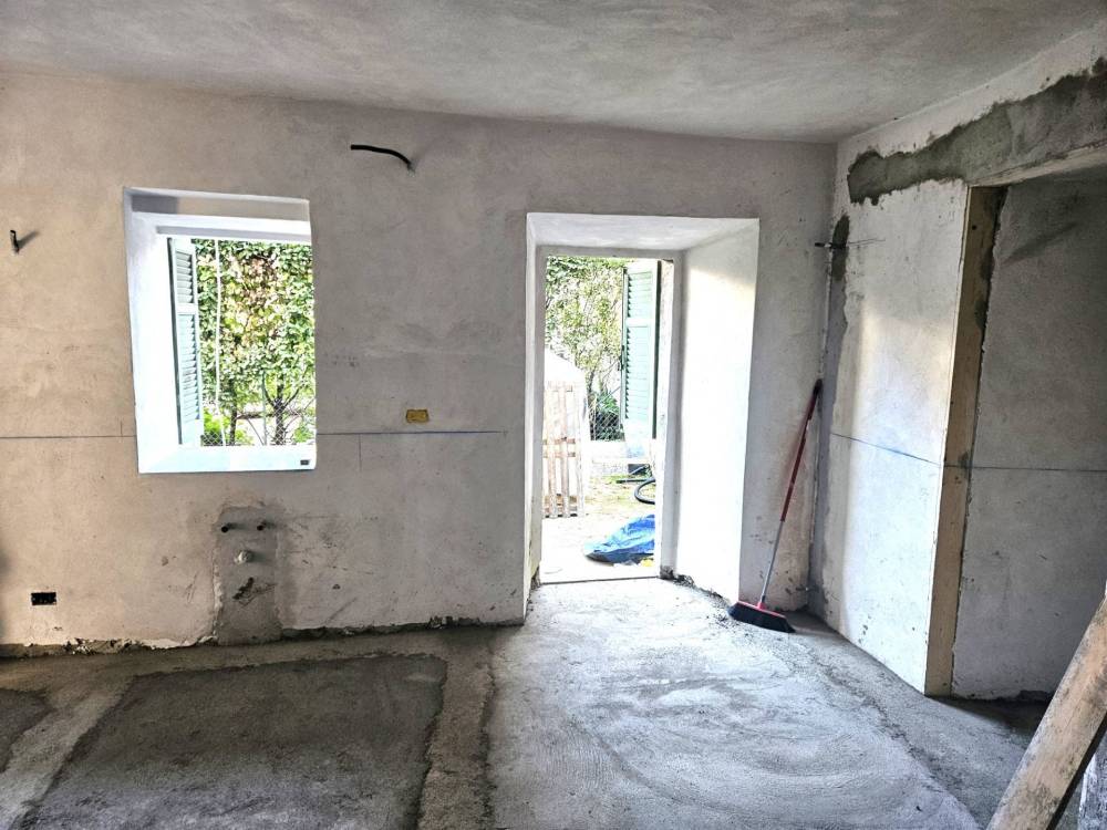 appartamento in vendita ad Arona in zona Mercurago