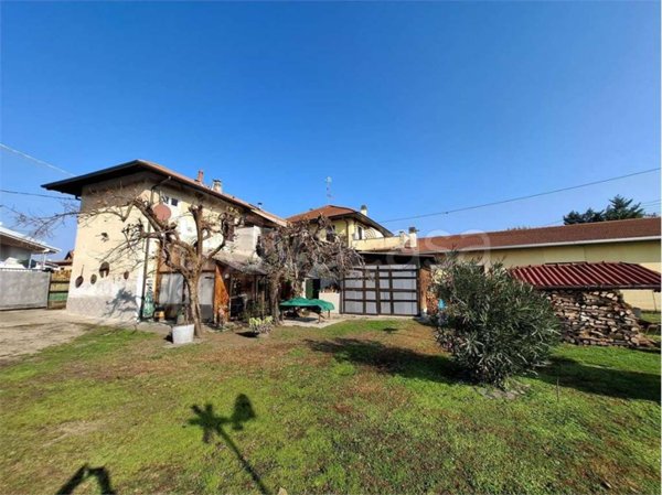 casa indipendente in vendita ad Arona