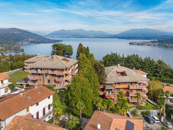 appartamento in vendita ad Arona in zona Dagnente
