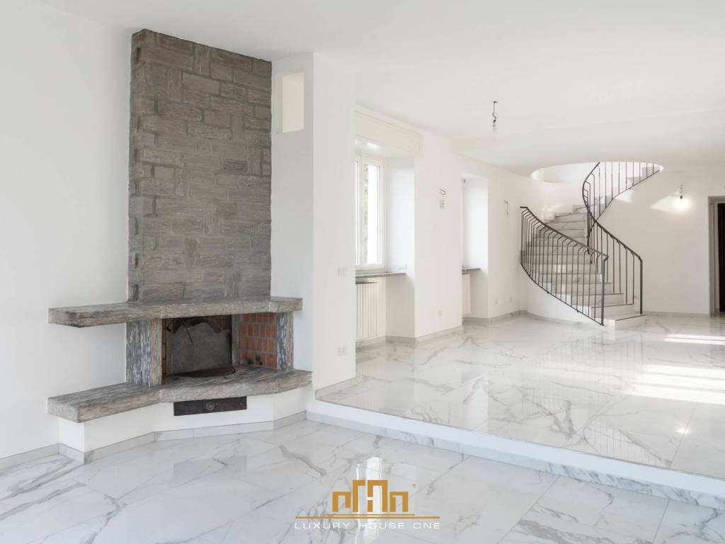 casa indipendente in vendita ad Arona