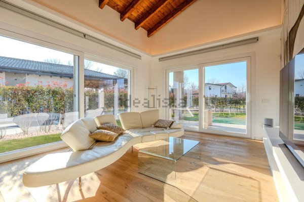 casa indipendente in vendita ad Arona