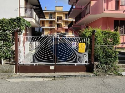locale di sgombero in vendita ad Arona