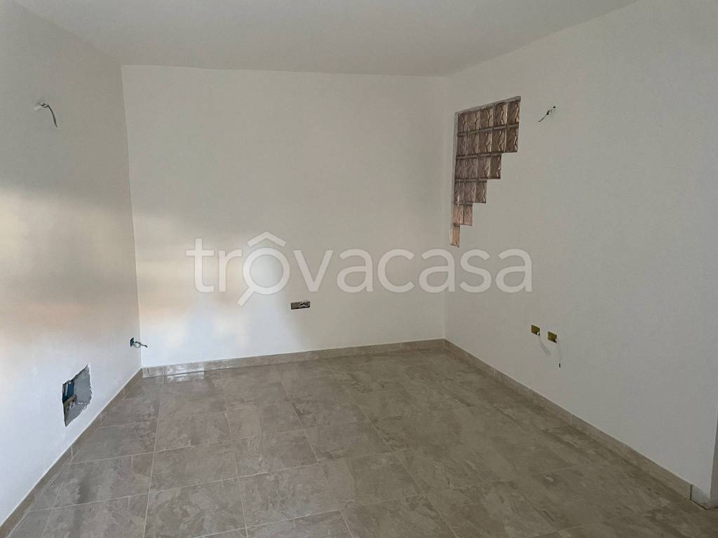 appartamento in vendita ad Arona in zona Mercurago