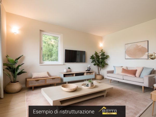 casa indipendente in vendita ad Arona in zona Mercurago