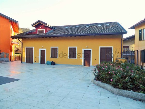 casa indipendente in vendita ad Arona