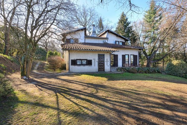 casa indipendente in vendita ad Arona