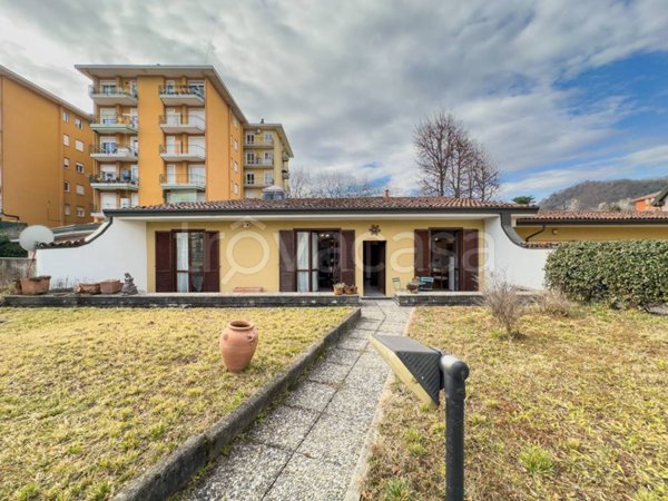 casa indipendente in vendita ad Arona