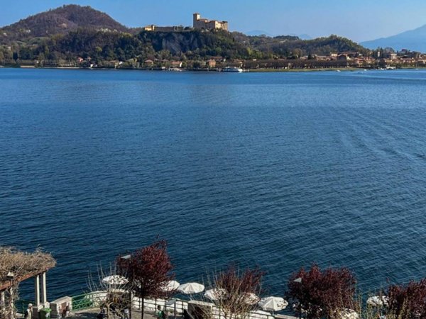casa indipendente in vendita ad Arona