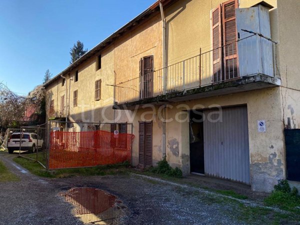 casa indipendente in vendita ad Arona