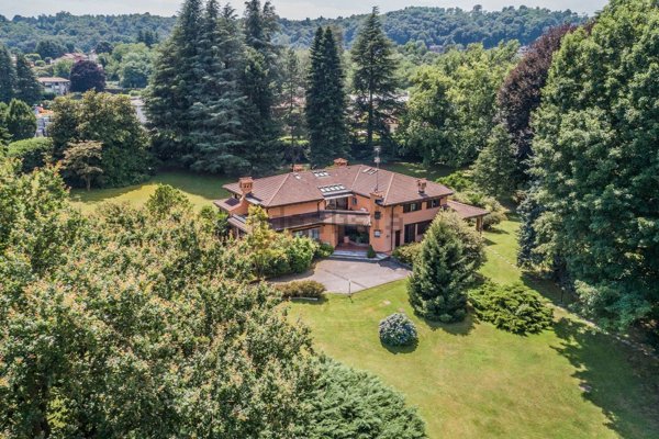 villa in vendita ad Arona