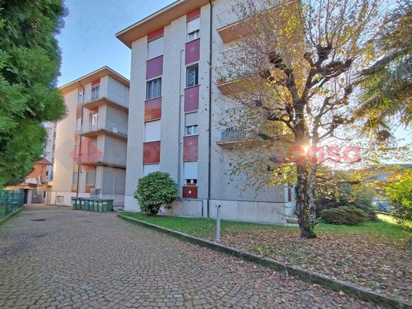 appartamento in vendita ad Arona in zona Mercurago