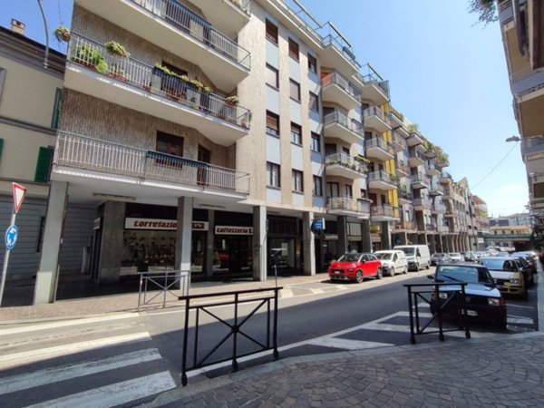 appartamento in vendita ad Arona in zona Mercurago