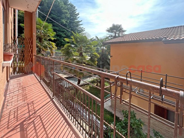 appartamento in vendita ad Arona in zona Dagnente