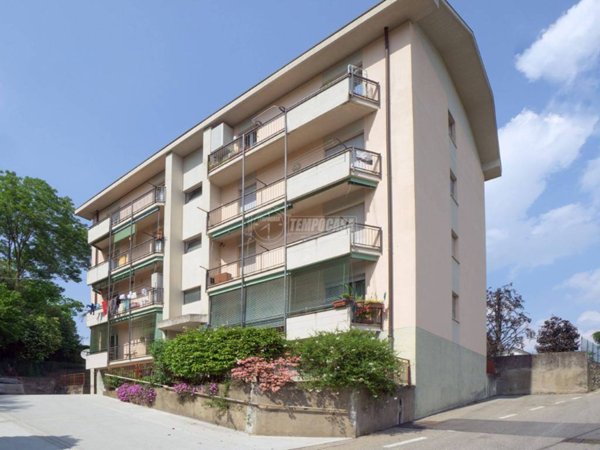 appartamento in vendita ad Arona in zona Dagnente