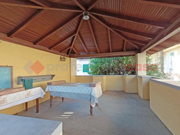 casa indipendente in vendita ad Arona in zona Mercurago
