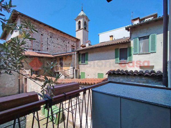 appartamento in vendita ad Arona in zona Mercurago