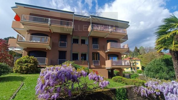 appartamento in vendita ad Arona in zona Dagnente