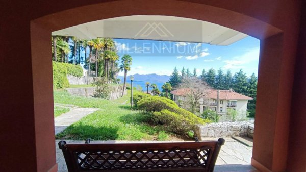 appartamento in vendita ad Arona in zona Dagnente