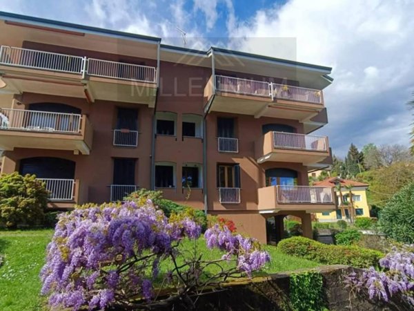 appartamento in vendita ad Arona in zona Dagnente