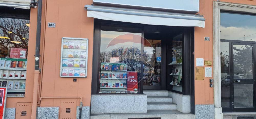 negozio in vendita ad Arona