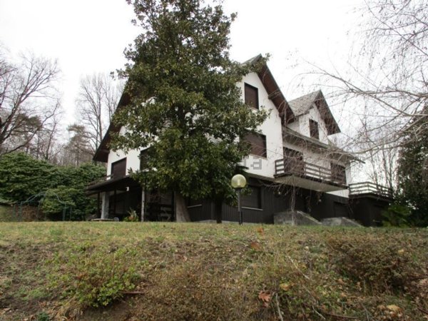 casa indipendente in vendita ad Arona