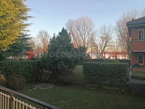 appartamento in vendita ad Arona in zona Dagnente