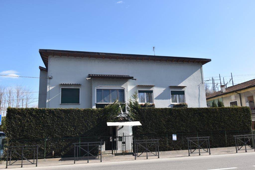 appartamento in vendita ad Arona