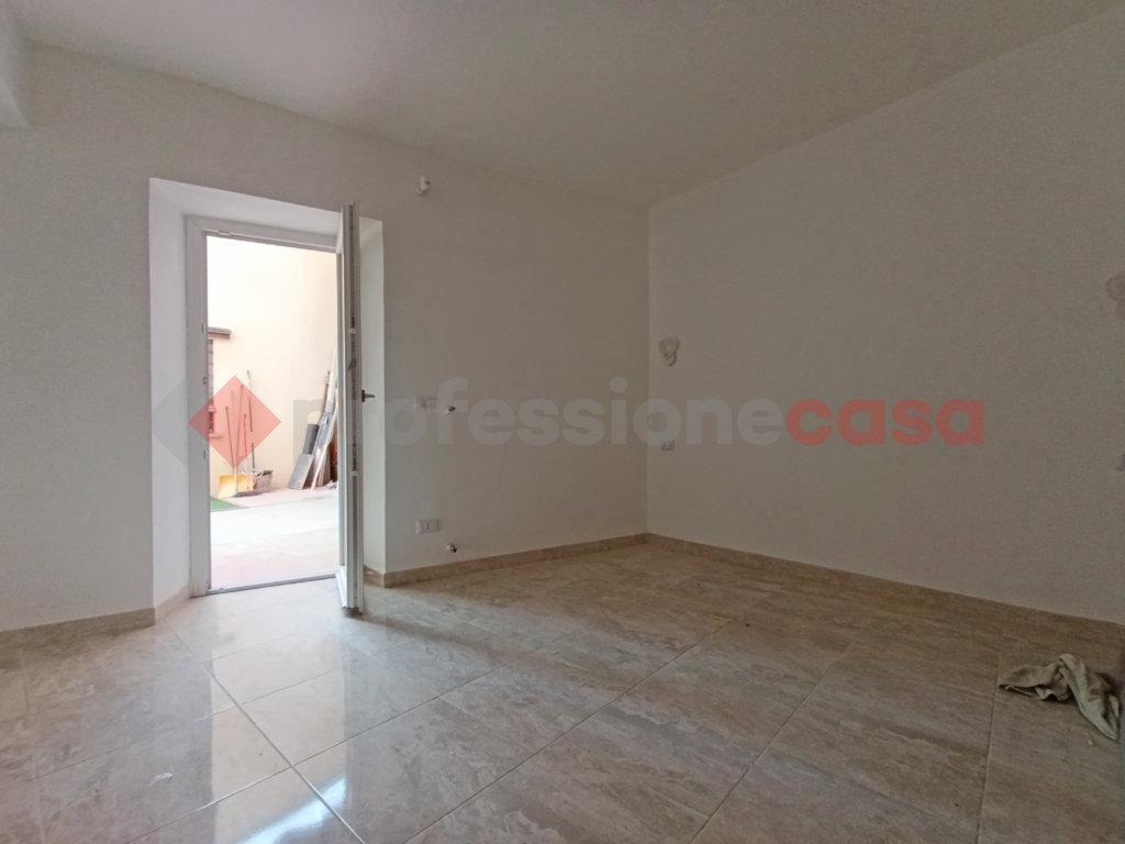 appartamento in vendita ad Arona in zona Mercurago