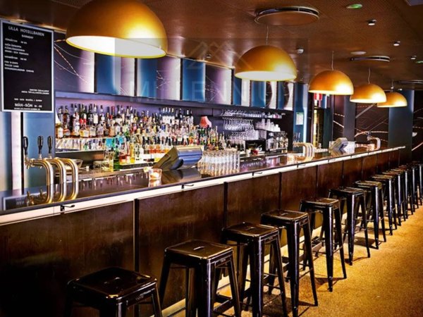 negozio in vendita ad Arona