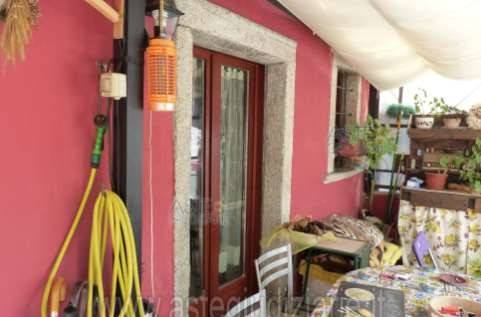 casa indipendente in vendita ad Arona in zona Montrigiasco