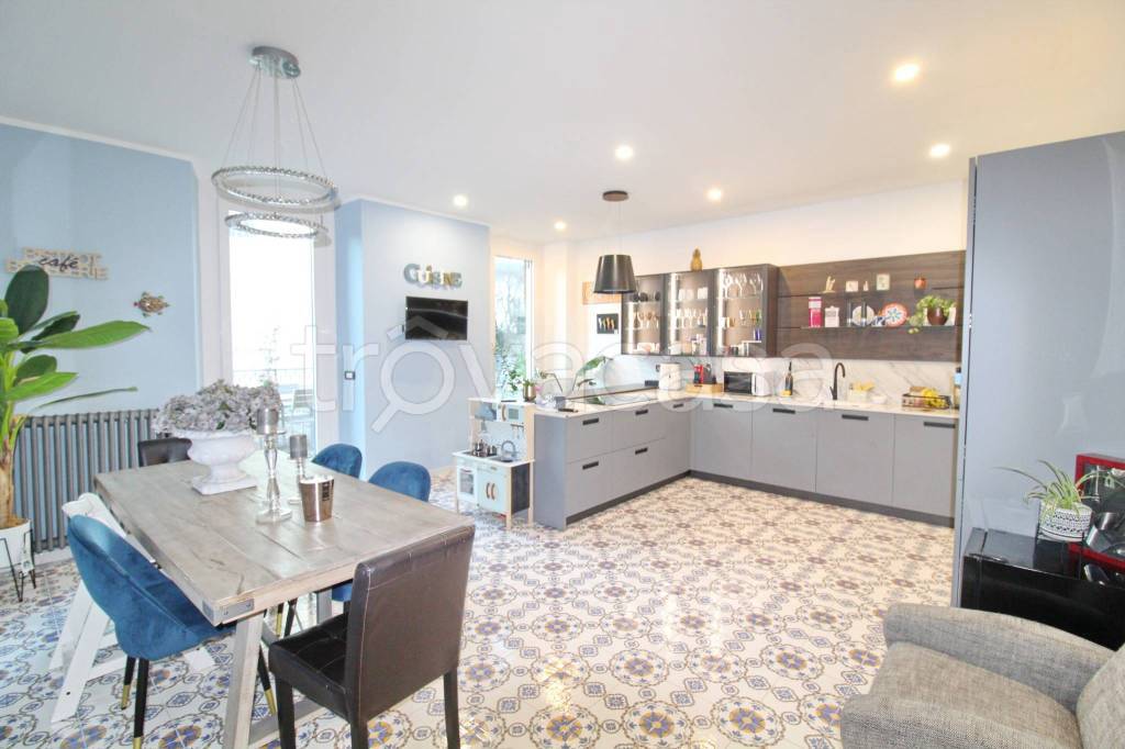 appartamento in vendita ad Arona