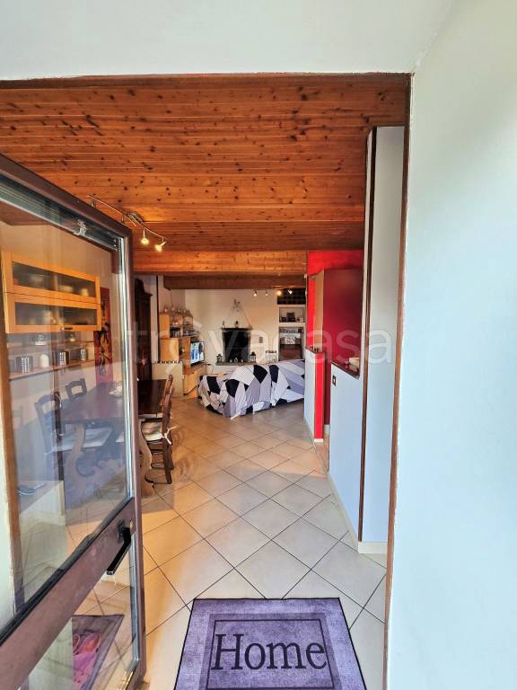 appartamento in vendita ad Arona in zona Dagnente