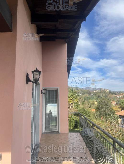 casa indipendente in vendita ad Arona