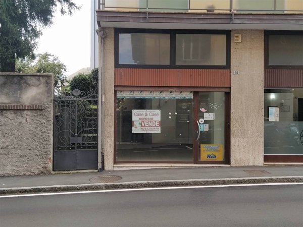 negozio in vendita ad Arona