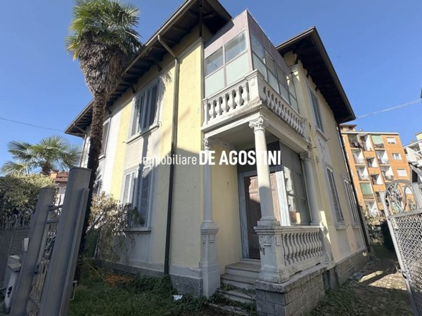 casa indipendente in vendita ad Arona