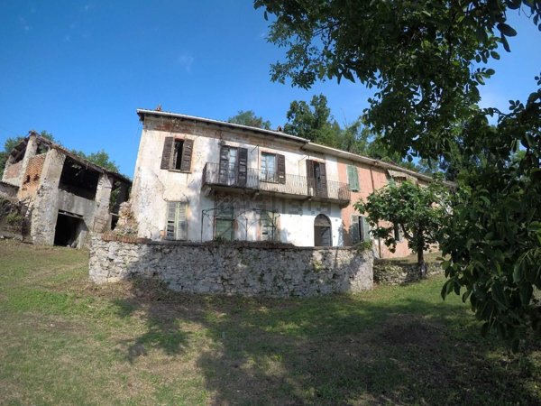 casa indipendente in vendita ad Arona