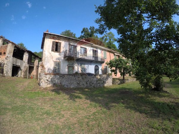casa indipendente in vendita ad Arona