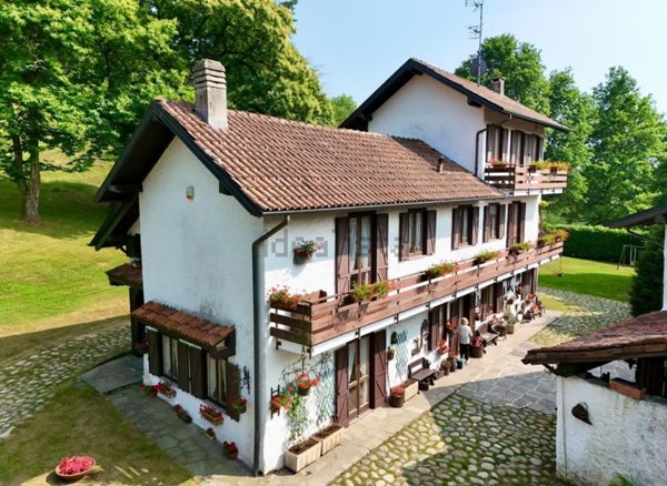 casale in vendita ad Arona