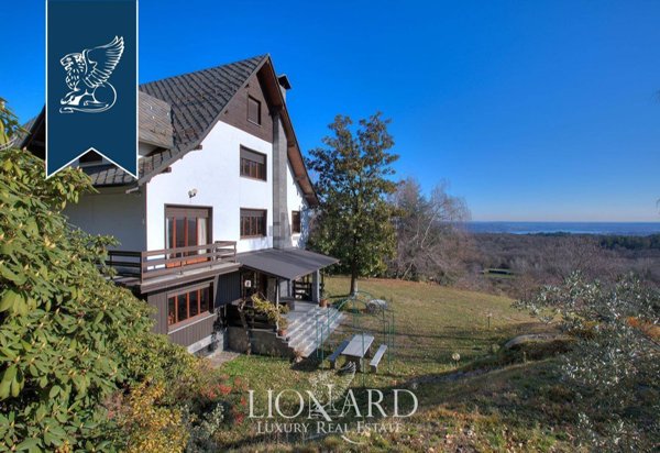 villa in vendita ad Arona