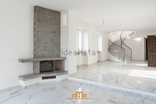casa indipendente in vendita ad Arona