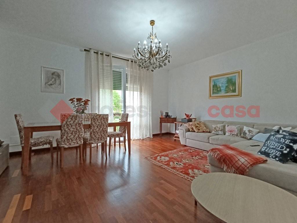 appartamento in vendita ad Arona in zona Mercurago