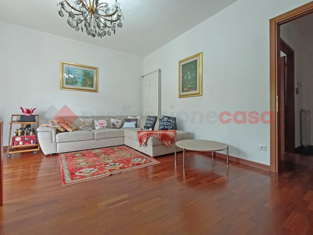 appartamento in vendita ad Arona in zona Mercurago