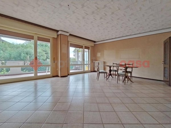 appartamento in vendita ad Arona in zona Mercurago
