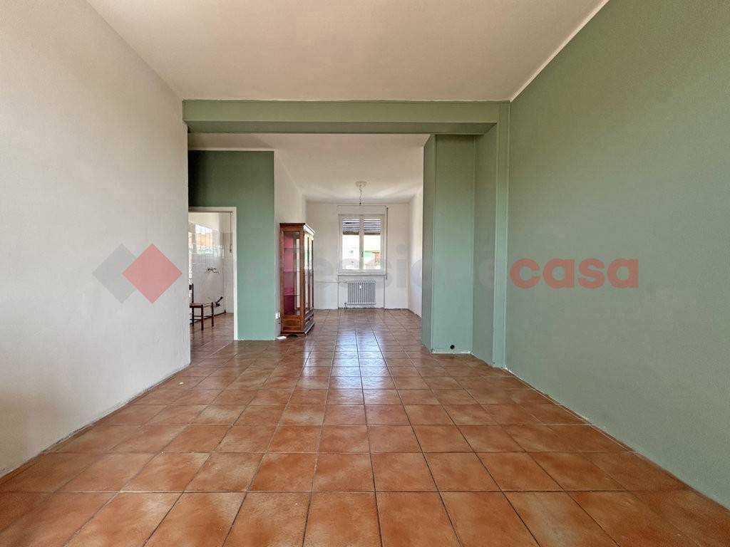 appartamento in vendita ad Arona in zona Mercurago