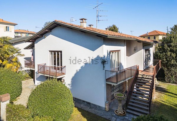 casa indipendente in vendita ad Arona
