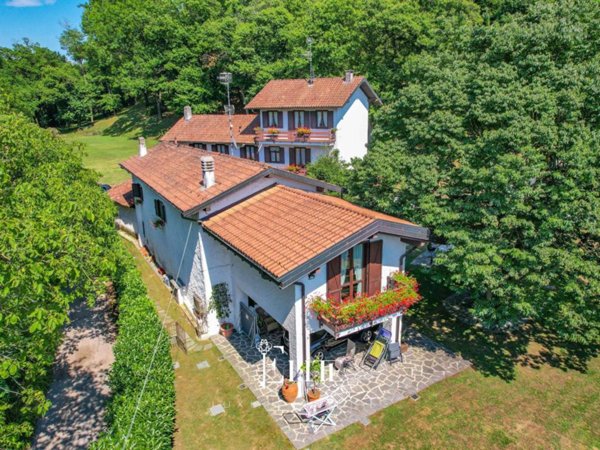 casa indipendente in vendita ad Arona
