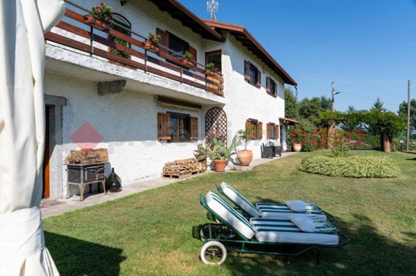 casa indipendente in vendita ad Arona