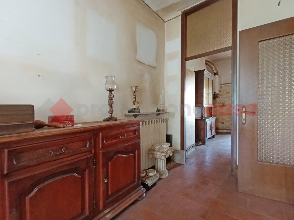 appartamento in vendita ad Arona in zona Mercurago