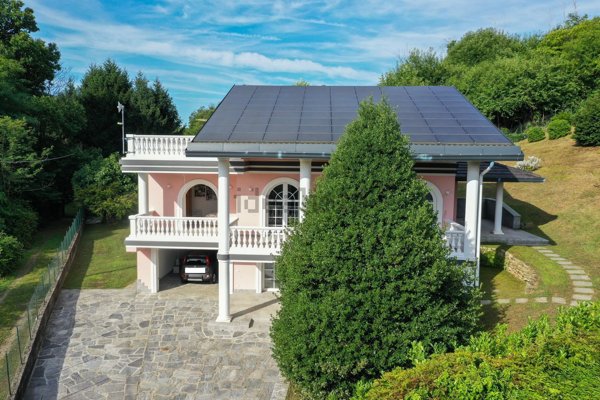 casa indipendente in vendita ad Arona