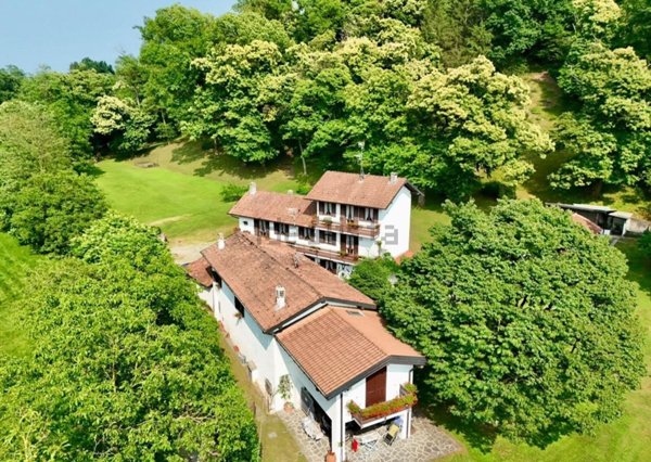 casale in vendita ad Arona